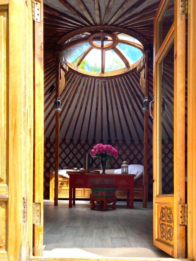 Les Yourtes Du Bearn - Domaine Des Deux Clos Bed & Breakfast Pontiacq-Viellepinte Ngoại thất bức ảnh