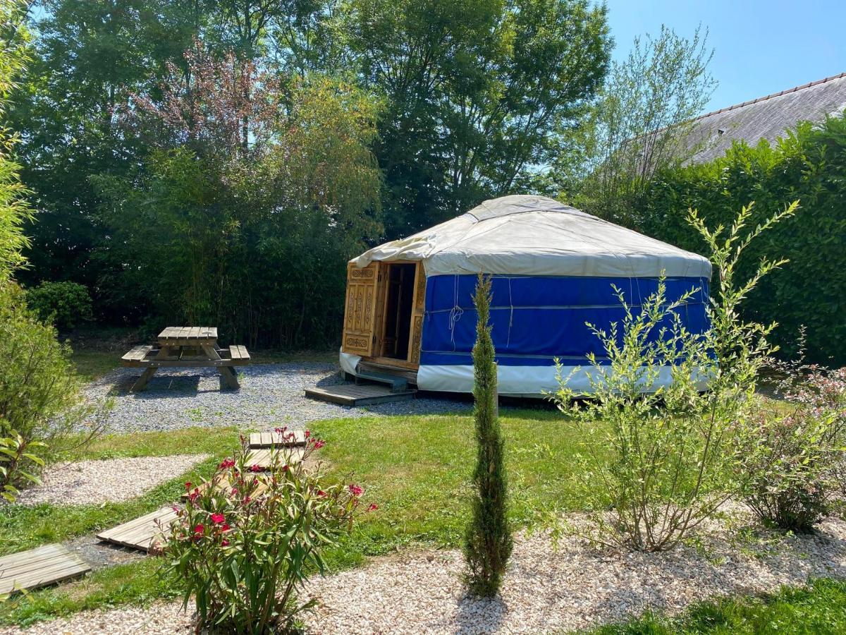 Les Yourtes Du Bearn - Domaine Des Deux Clos Bed & Breakfast Pontiacq-Viellepinte Ngoại thất bức ảnh