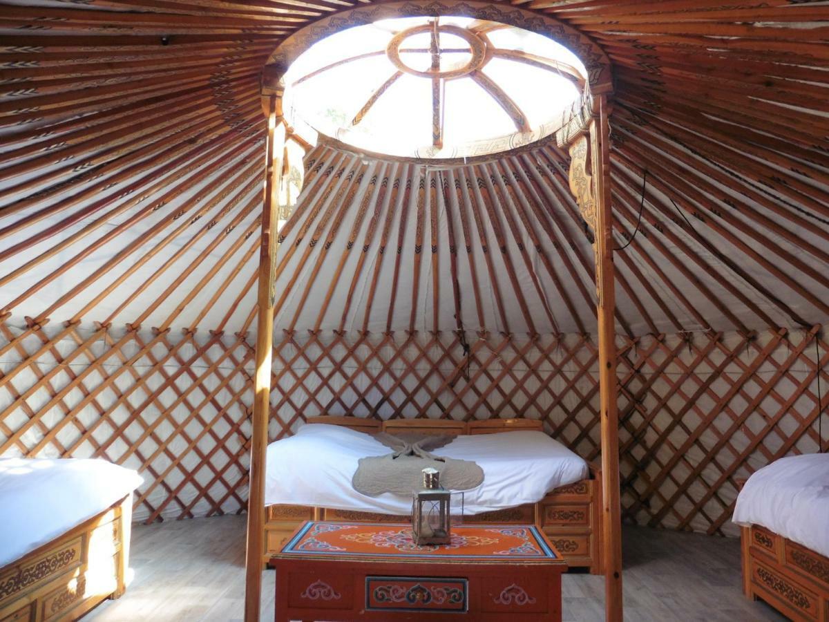 Les Yourtes Du Bearn - Domaine Des Deux Clos Bed & Breakfast Pontiacq-Viellepinte Ngoại thất bức ảnh